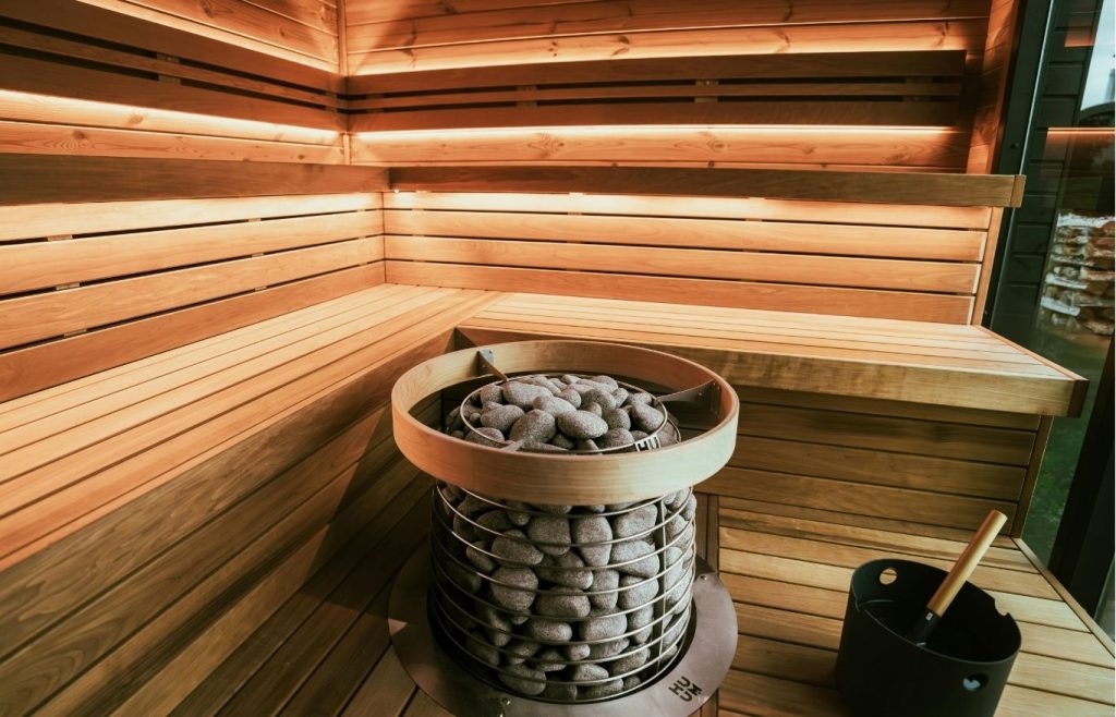 Dry Sauna vs Wet Sauna